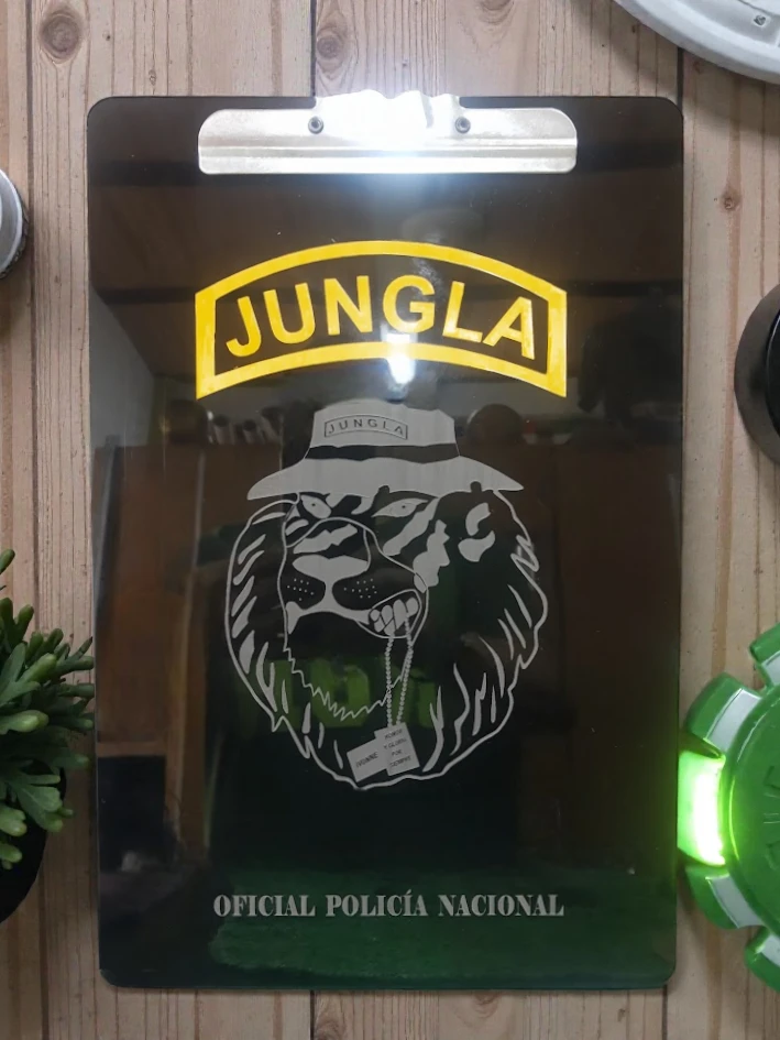 Planillero en acrilico